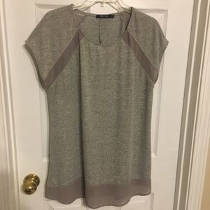 DOE & RAE Womens Gray T-Shirt with Sheer Panels Size Large